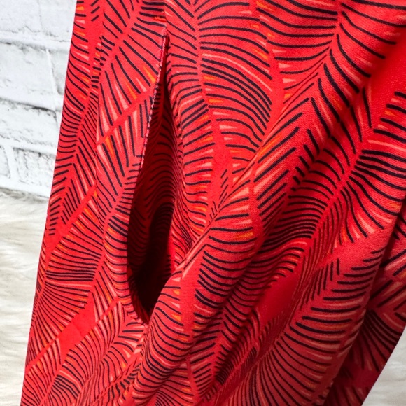 Gymshark Red Leaf Pattern Mini Skort‎ size Large - Picture 6 of 8